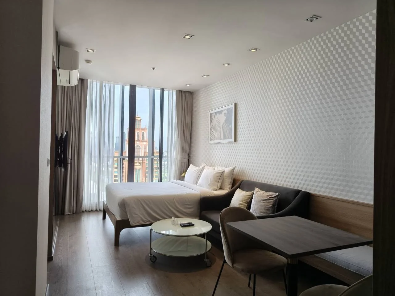 Studio condo in Park Origin Phrom Phong (Park 24)