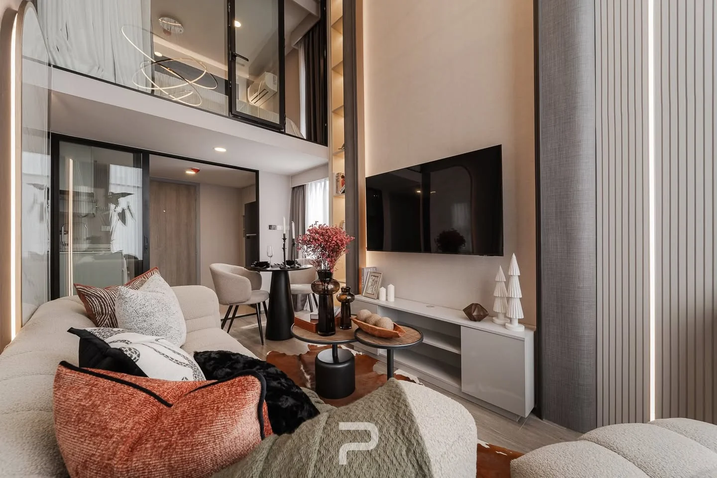 2 Bedroom condo in SOHO Bangkok Ratchada