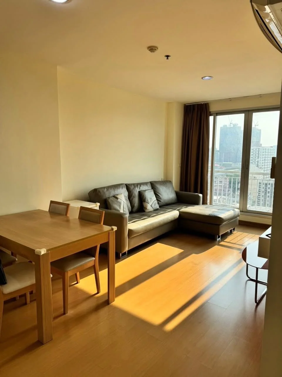 2 Bedroom condo in Life @ Ratchada-Huai Khwang