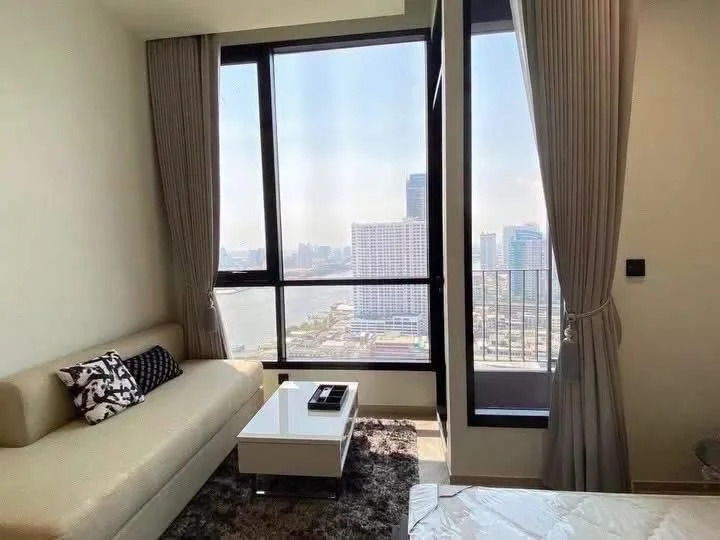 Studio condo in Chapter Charoennakhon–Riverside