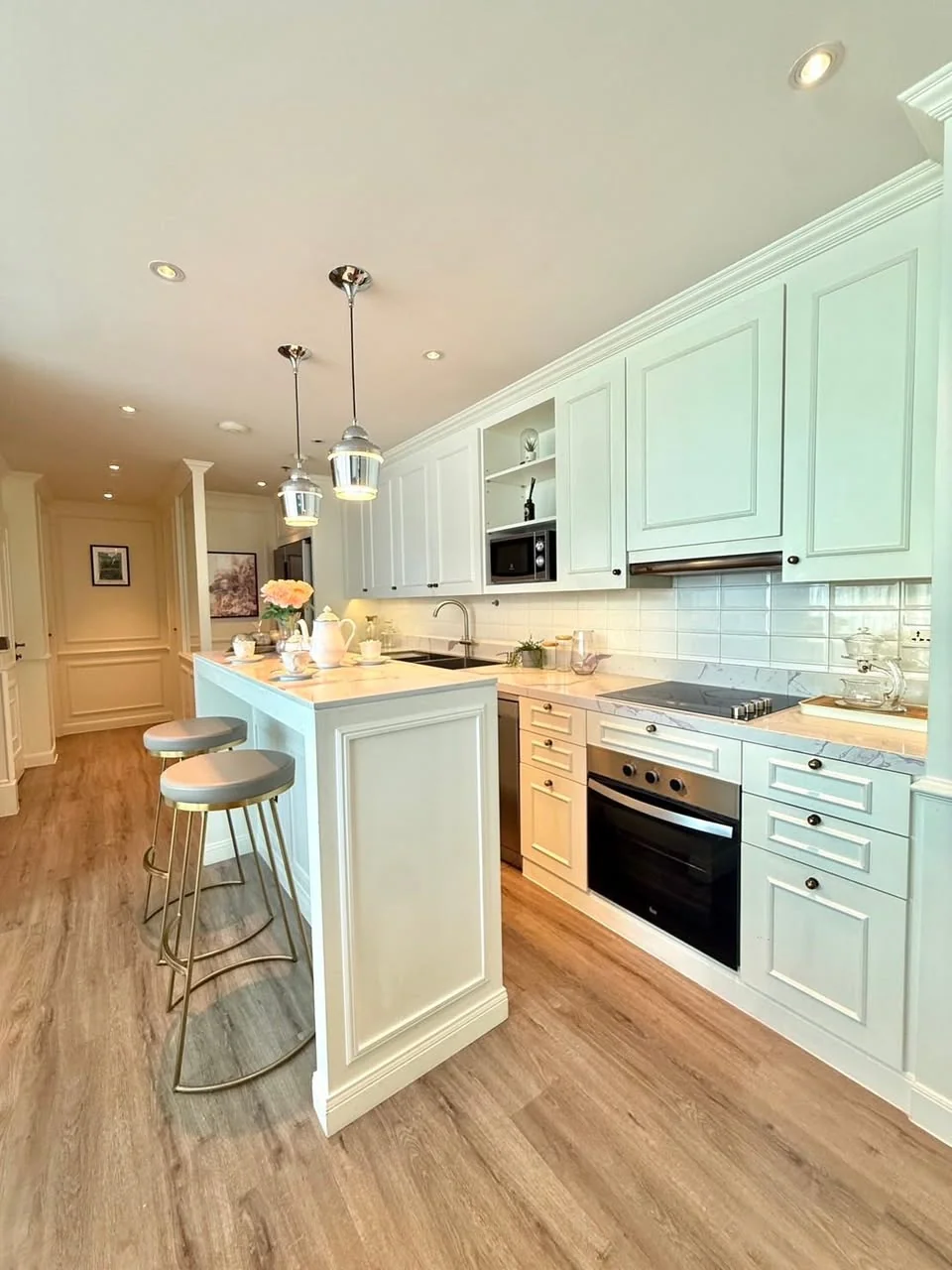 2 Bedroom condo in C Ekkamai