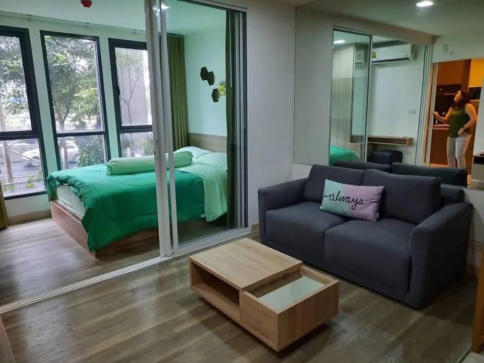 Studio condo in Moniiq Sukhumvit 64