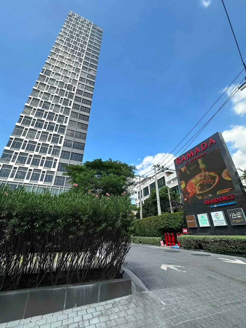 Studio condo in Siamese Sukhumvit 48