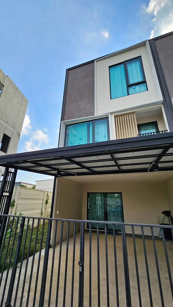 2 Bedroom condo in Altitude Kraf Bangna