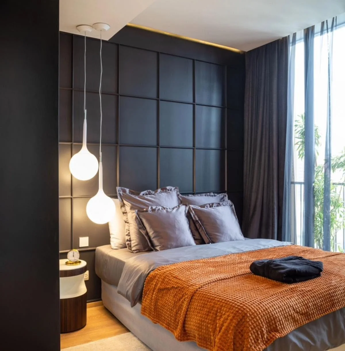 2 Bedroom condo in Noble Around Sukhumvit 33