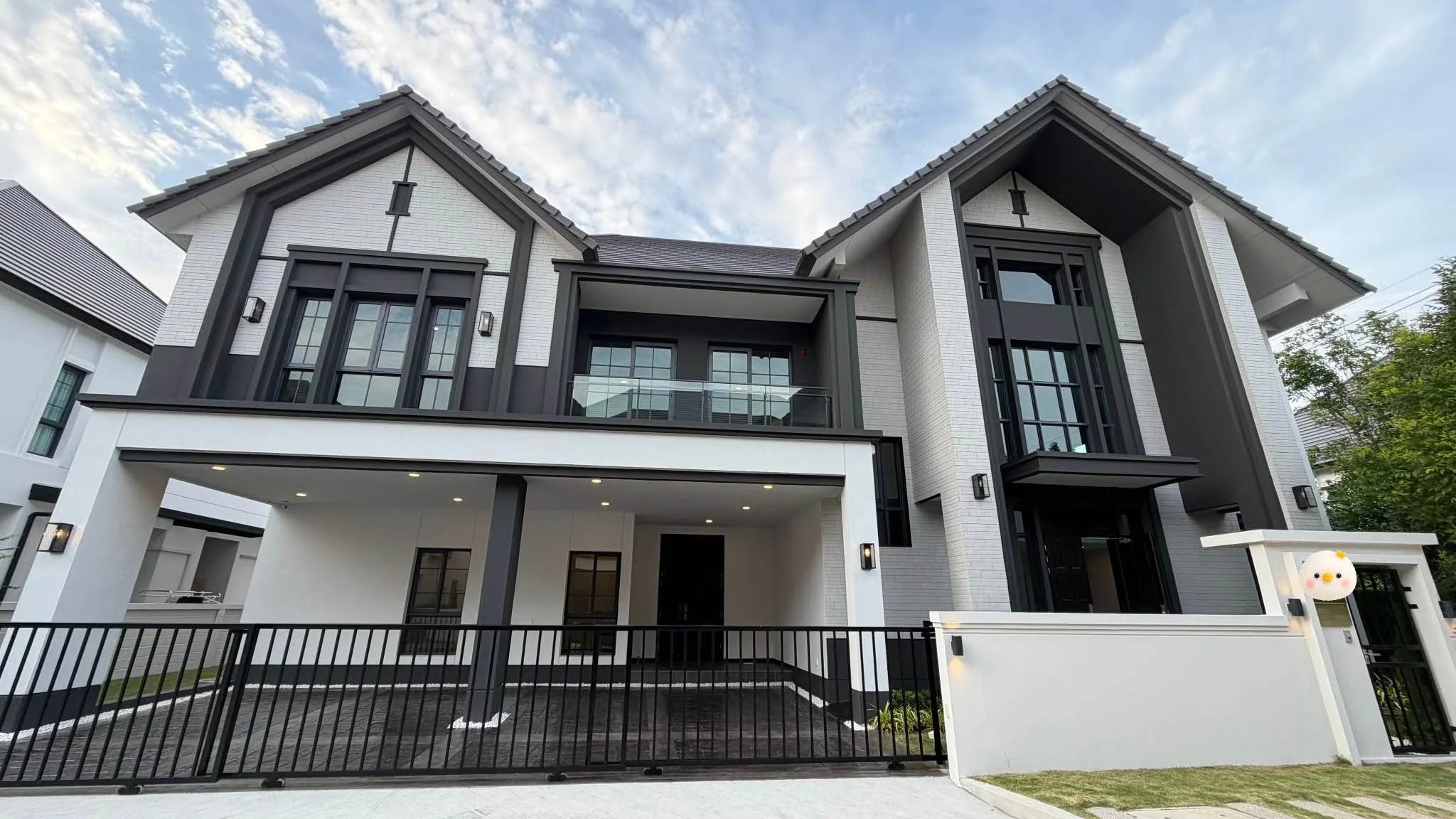 4 Bedroom condo in The City Bangna