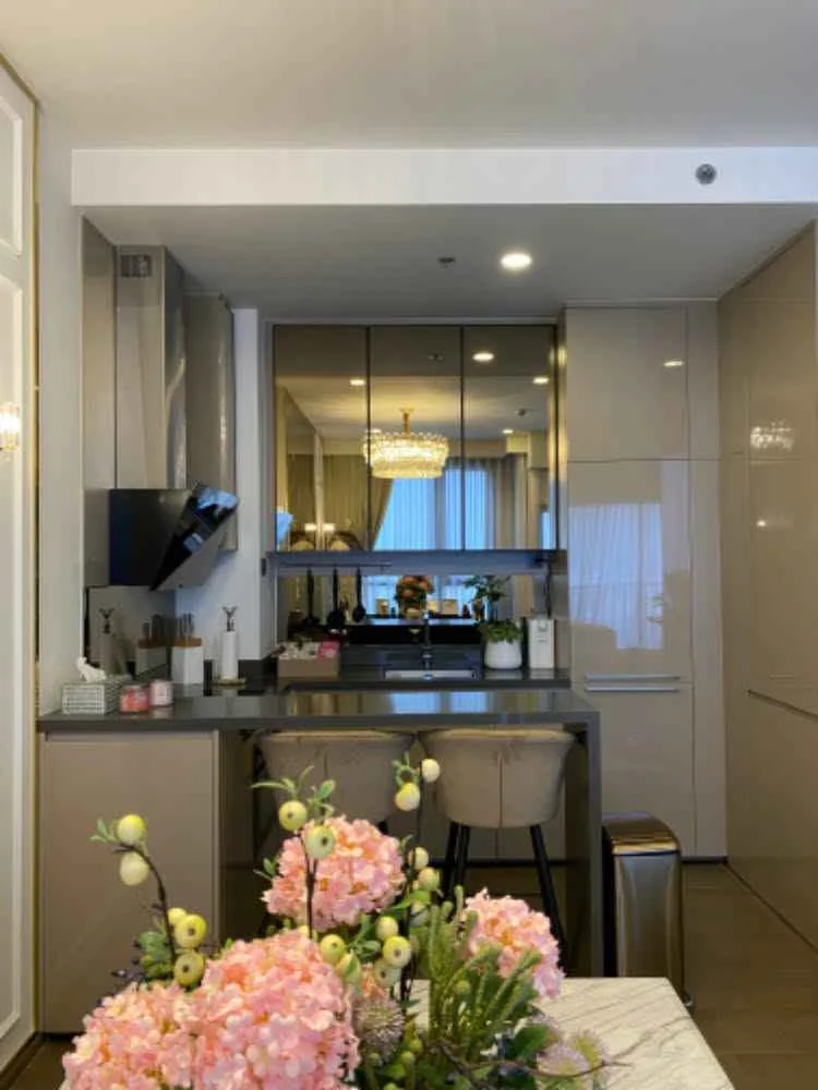 2 Bedroom condo in Park Origin Thonglor