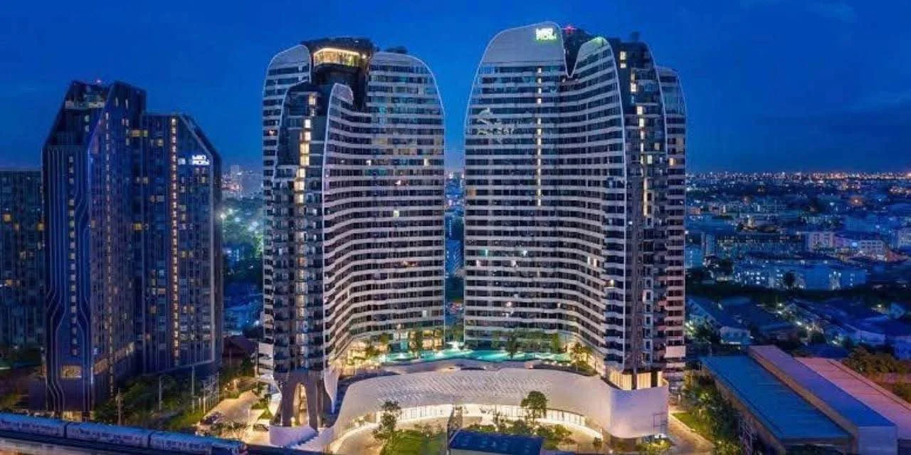 2 Bedroom condo in IDEO Mobi Sukhumvit Eastpoint
