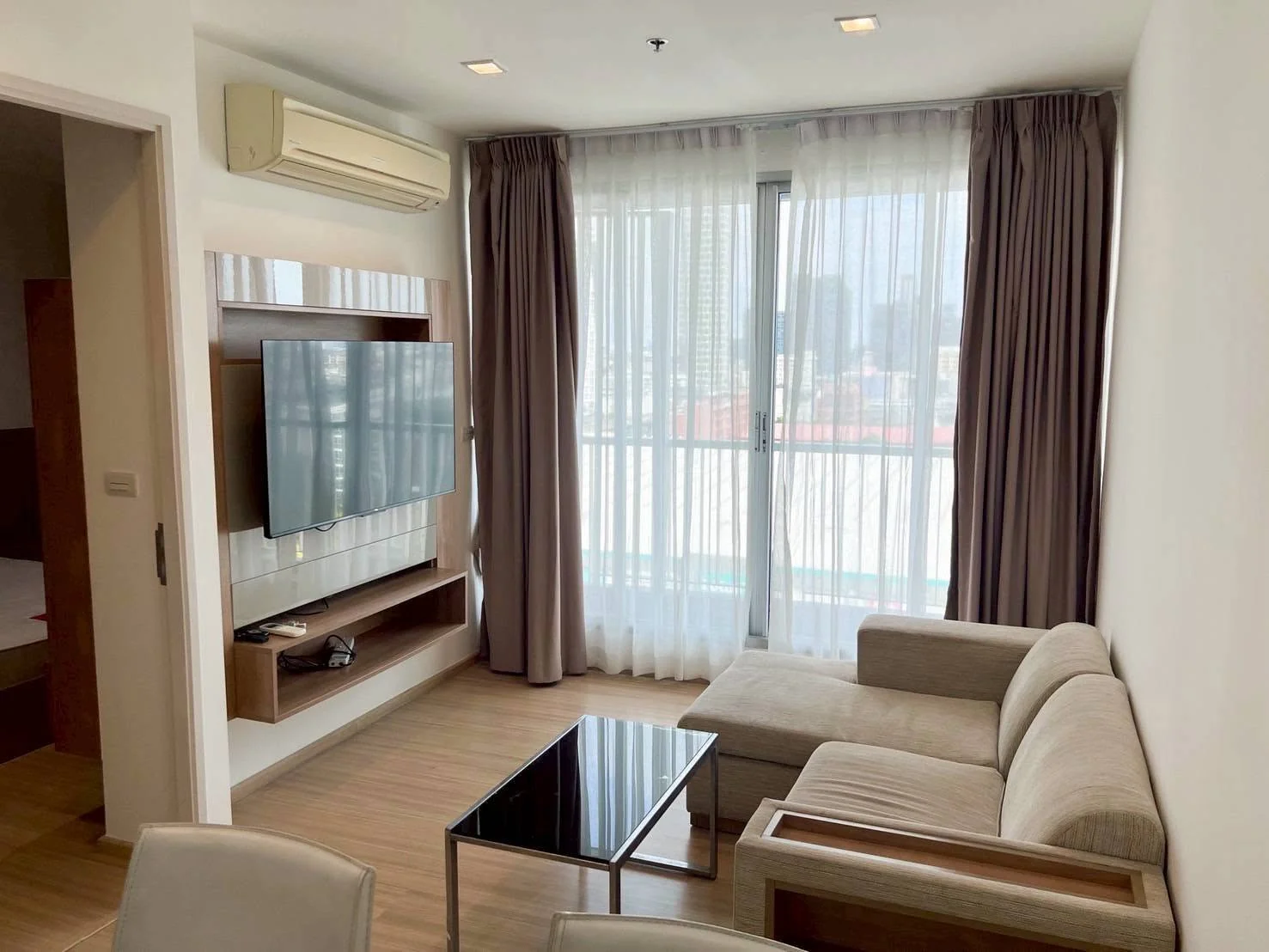 1 Bedroom condo in Rhythm Sukhumvit 50