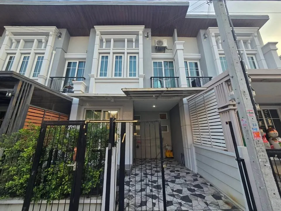 3 Bedroom condo in Golden Town 3 Bangna-Suanluang