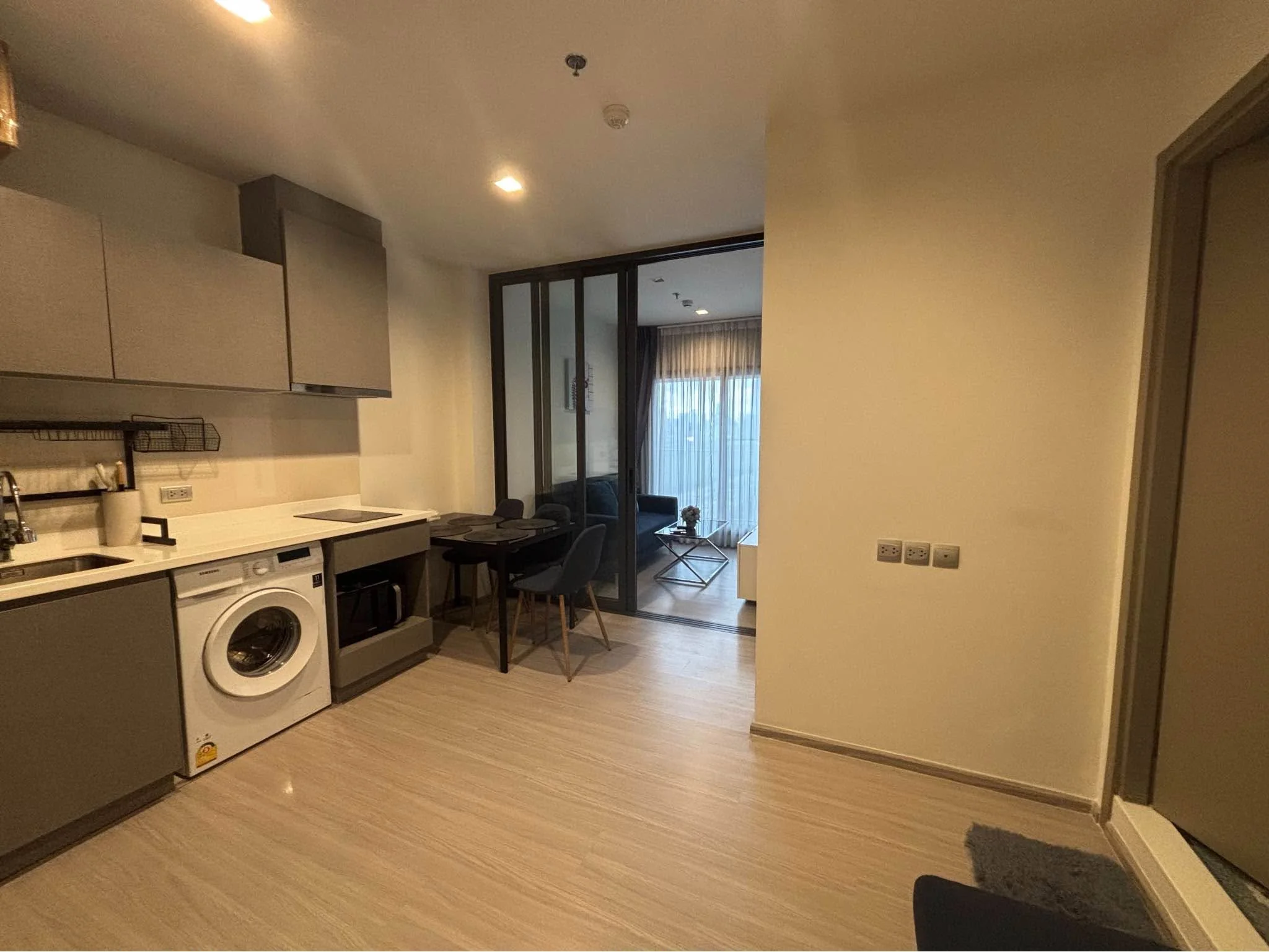 1 Bedroom condo in Life Asoke Hype