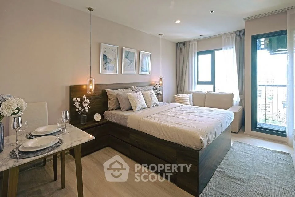 1 Bedroom condo in Life One Wireless