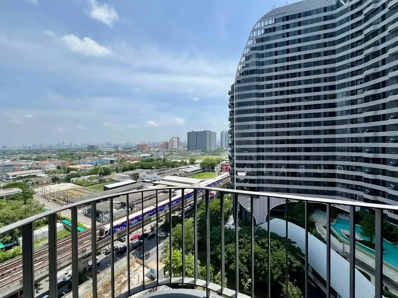 2 Bedroom condo in IDEO Mobi Sukhumvit Eastpoint