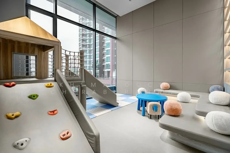 2 Bedroom condo in Hyde Heritage Thonglor