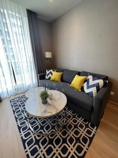 2 Bedroom condo in Noble Around Sukhumvit 33