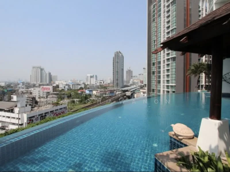 1 Bedroom condo in Sky Walk Residences