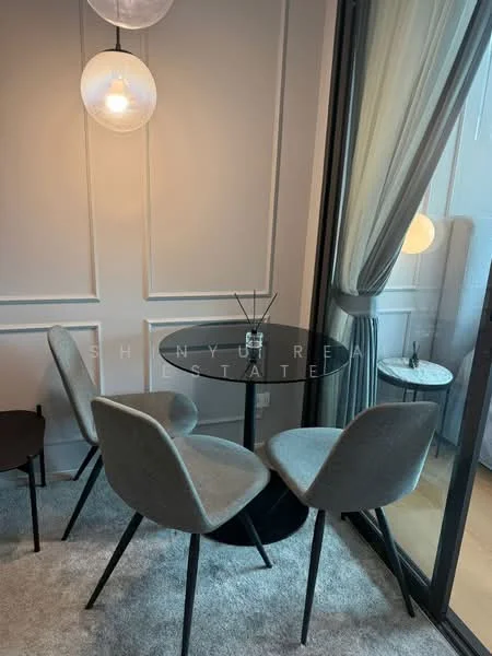 1 Bedroom condo in Life One Wireless