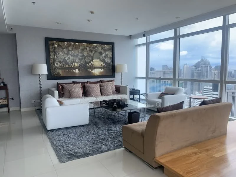 3 Bedroom condo in Athenee Residence