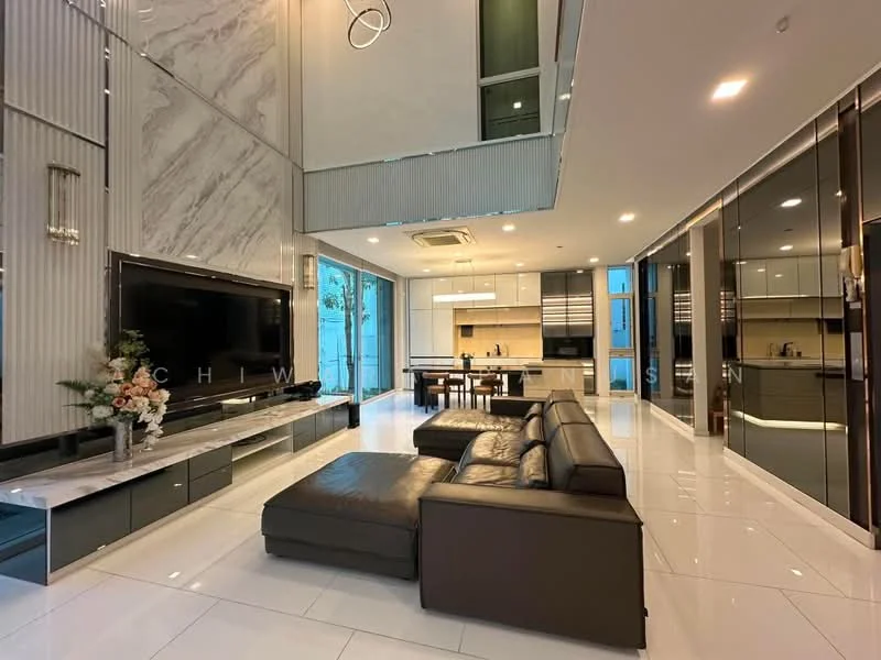 4 Bedroom condo in VIVE Ekkamai-Ramintra