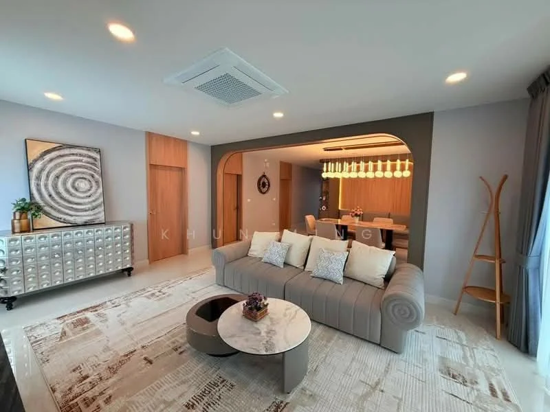 4 Bedroom condo in Centro Bangna