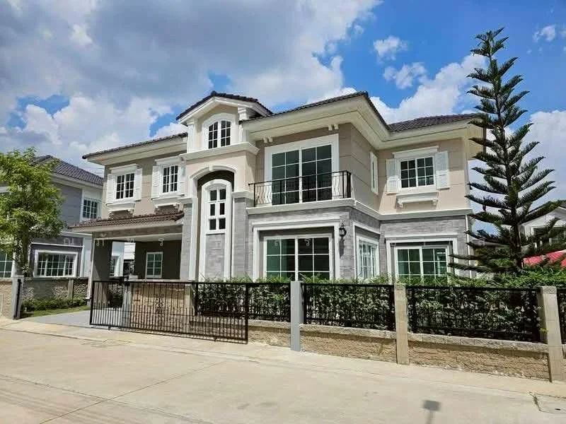 4 Bedroom condo in Golden Neo Sukhumvit-Lasalle