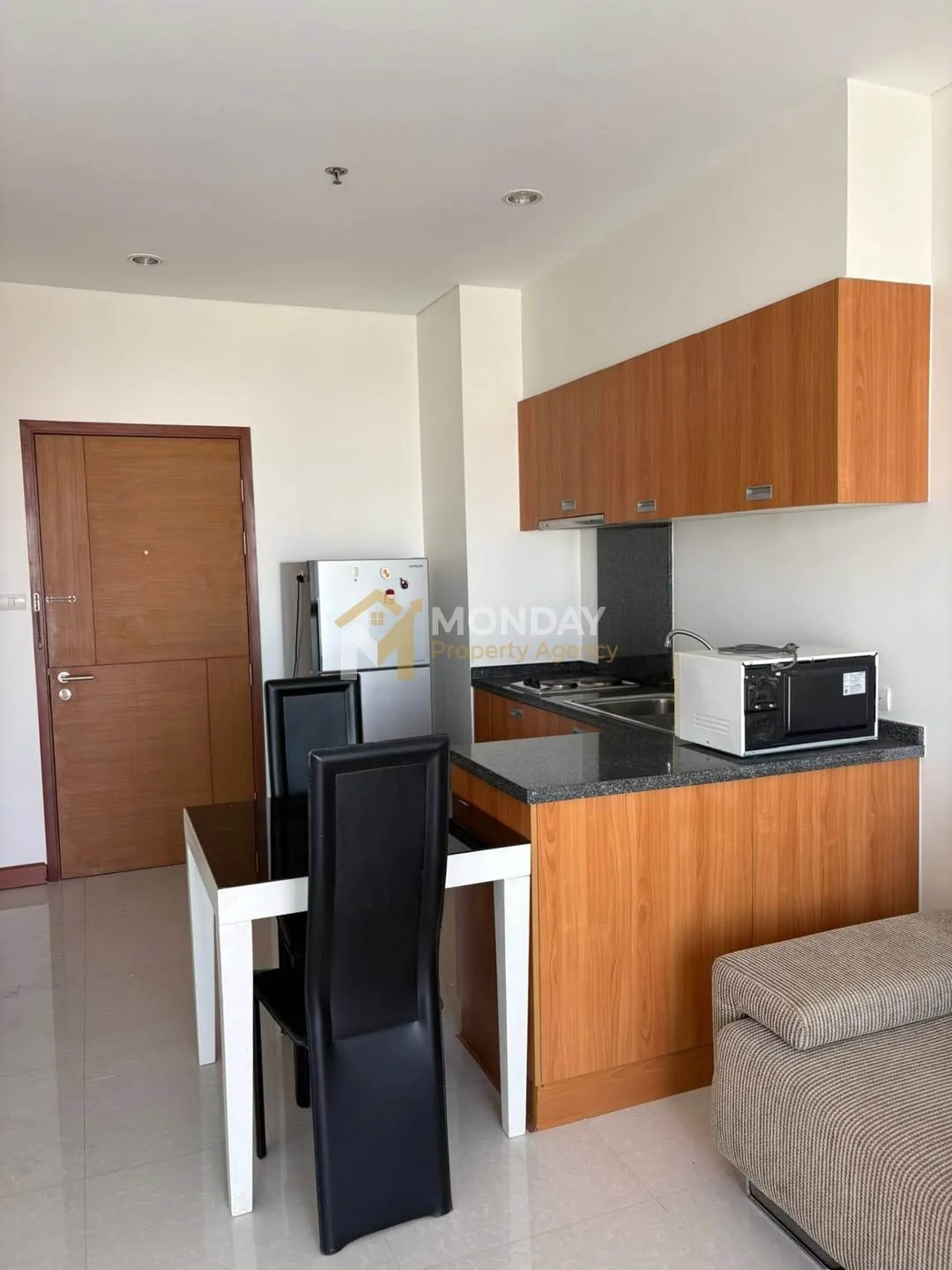 1 Bedroom condo in Villa Sathorn