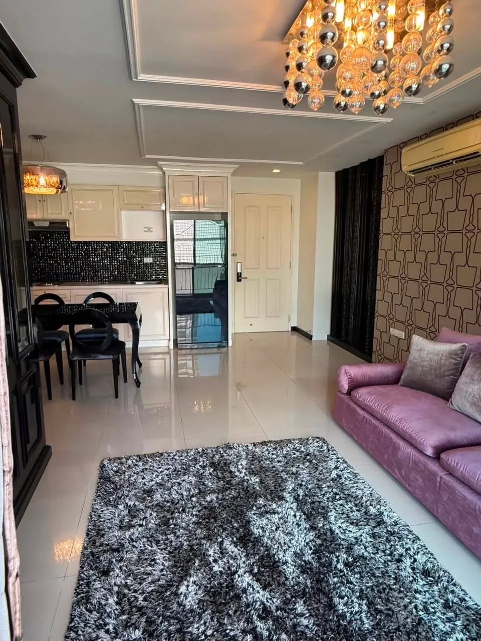 2 Bedroom condo in The Clover Thonglor Residence