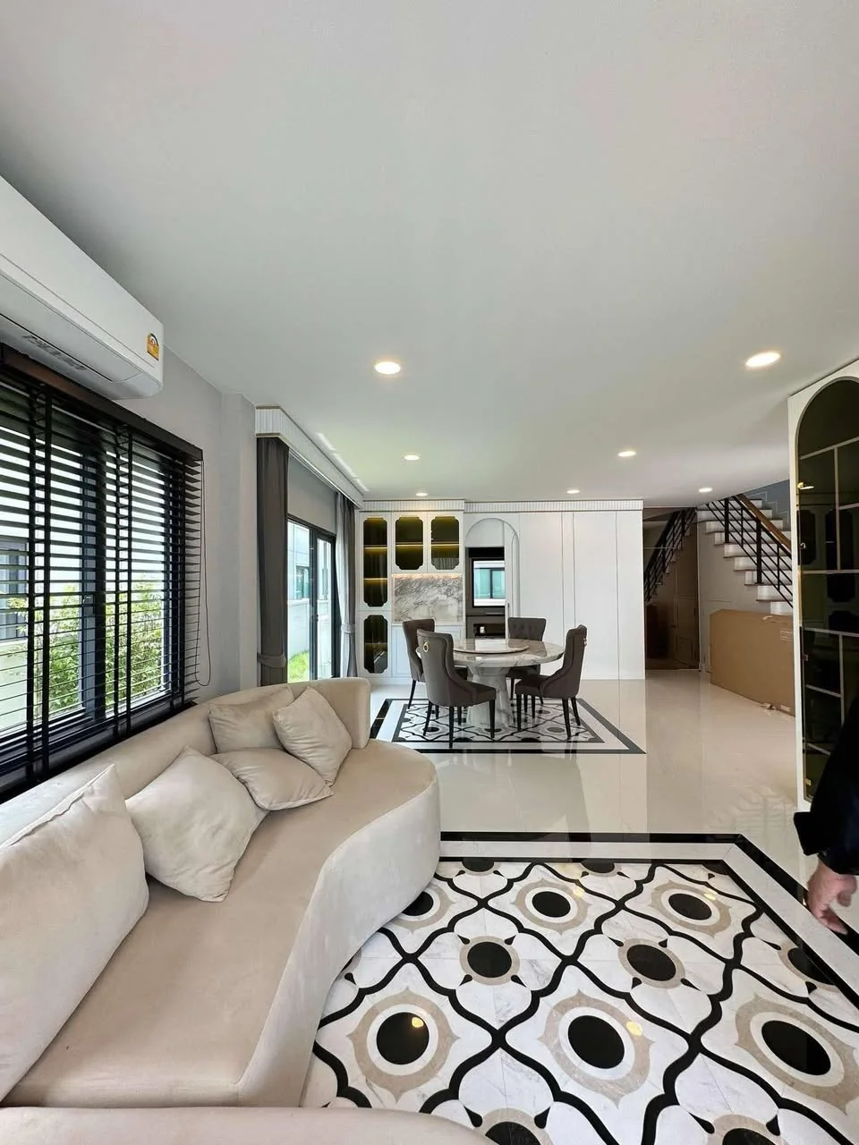 4 Bedroom condo in Centro Bangna
