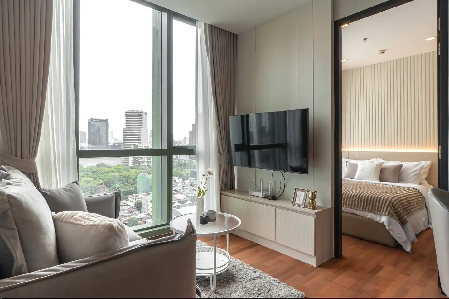 1 Bedroom condo in Wish Signature Midtown Siam