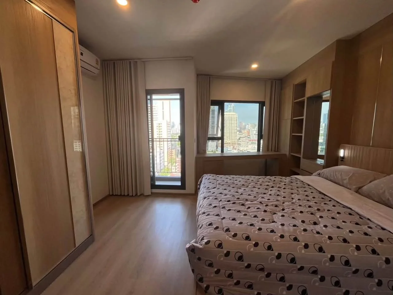 Studio condo in Life Rama 4-Asoke