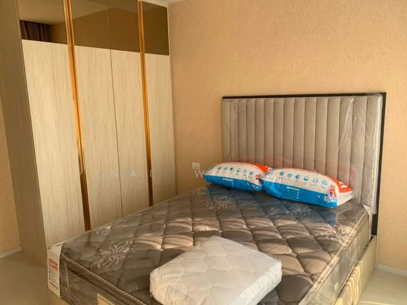 2 Bedroom condo in Noble Ploenchit