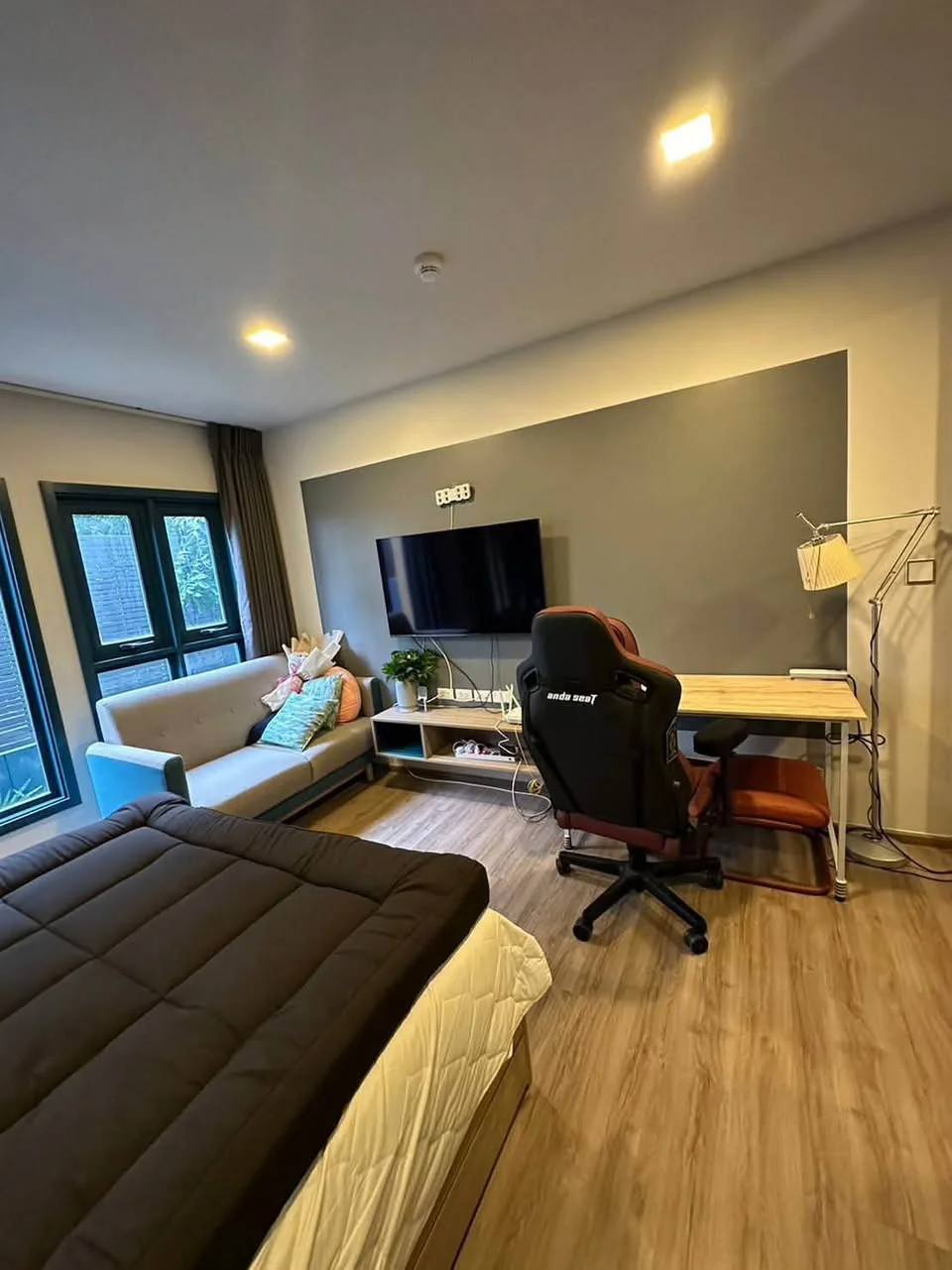 1 Bedroom condo in The Base Sukhumvit 50