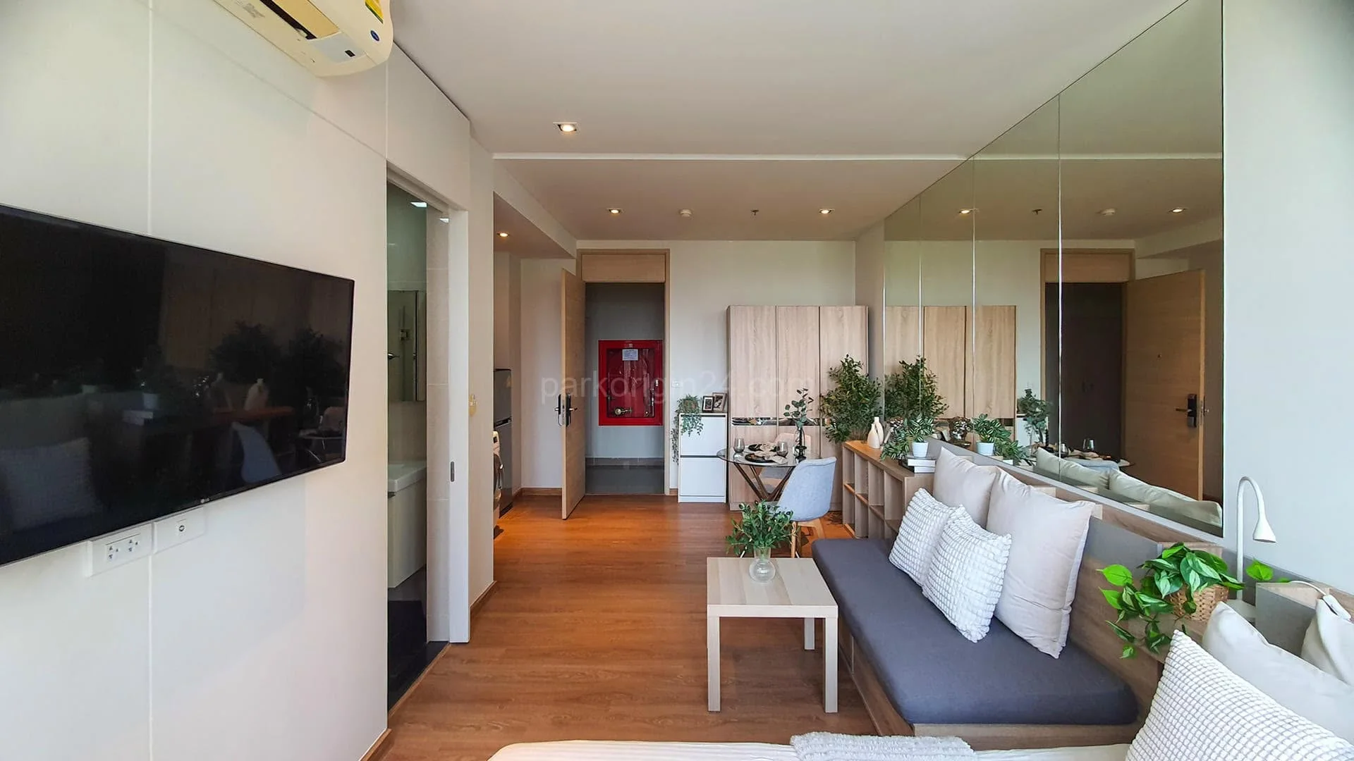 Studio condo in Park Origin Phrom Phong (Park 24)