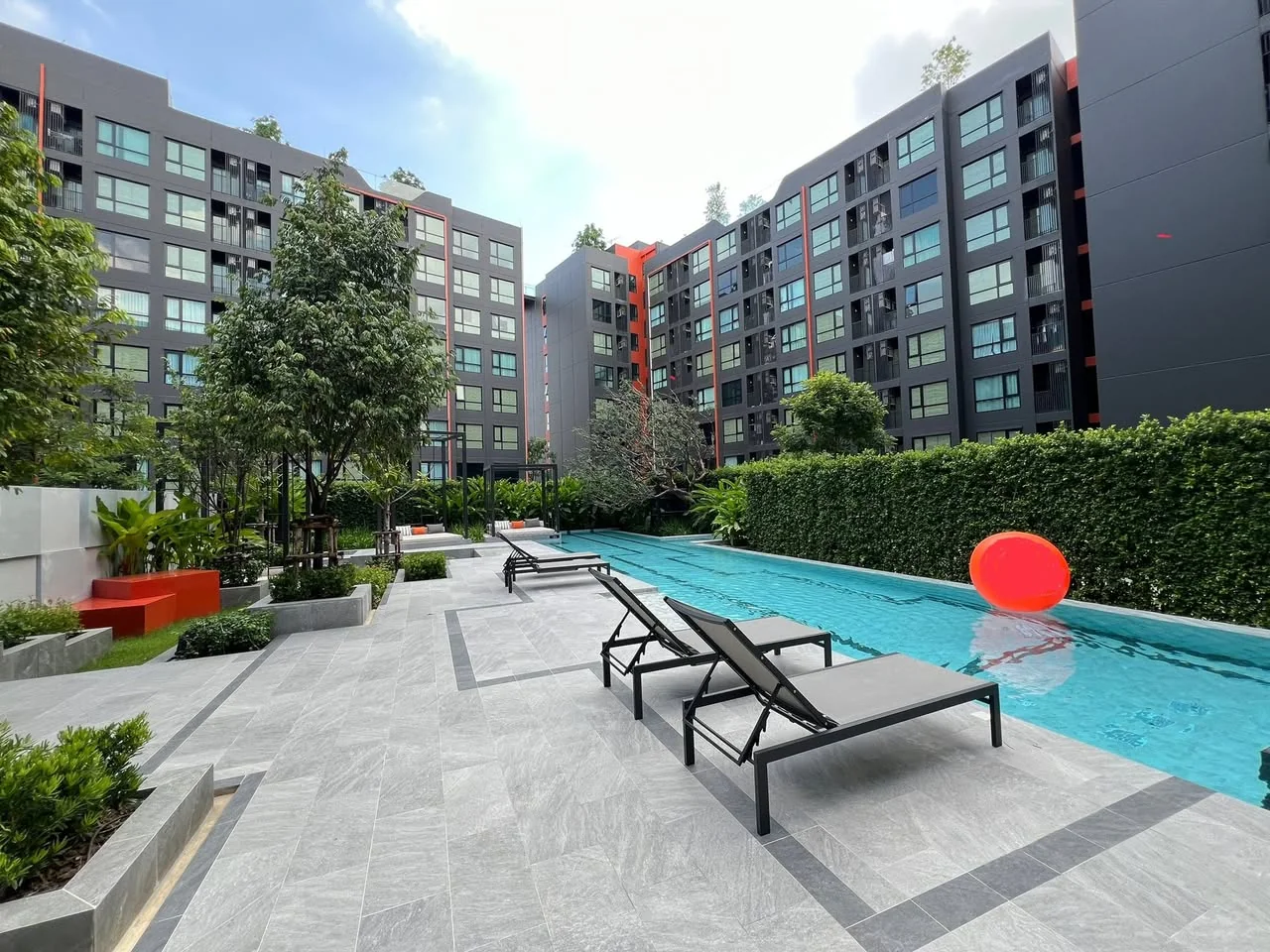 1 Bedroom condo in Origin Play Sri Udom Station