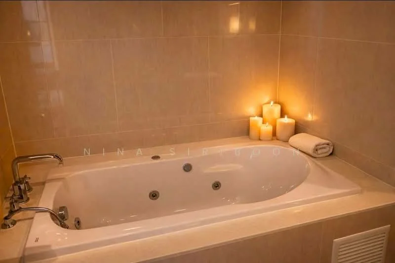 2 Bedroom condo in The Lumpini 24