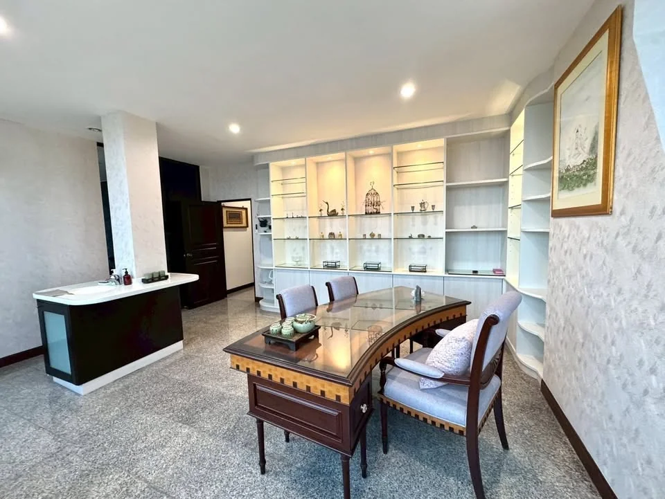 3 Bedroom condo in Supalai Place Sukhumvit 39