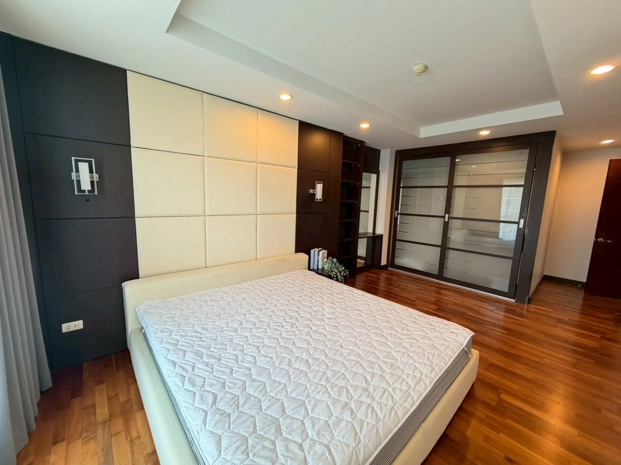 2 Bedroom condo in The Avenue Sukumvit 61
