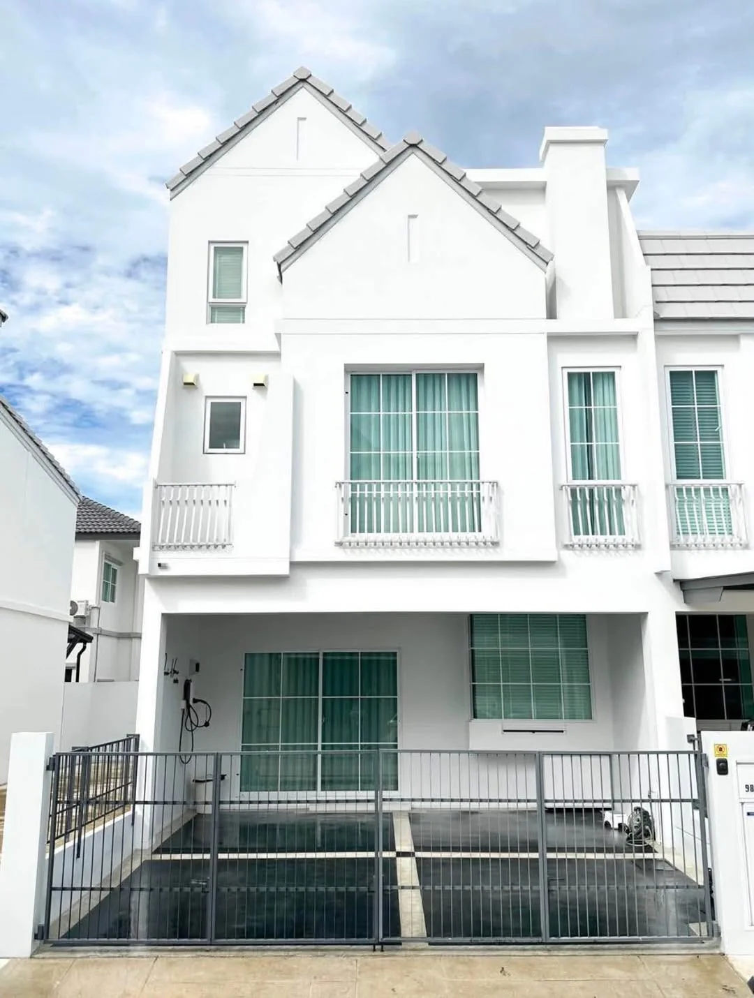 3 Bedroom condo in Villaggio Rama 2