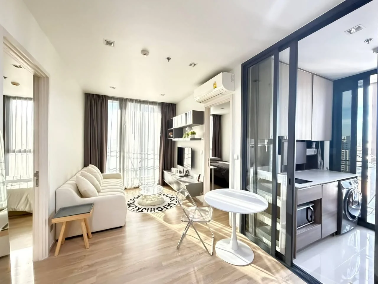 2 Bedroom condo in The Line Phahon-Pradipat