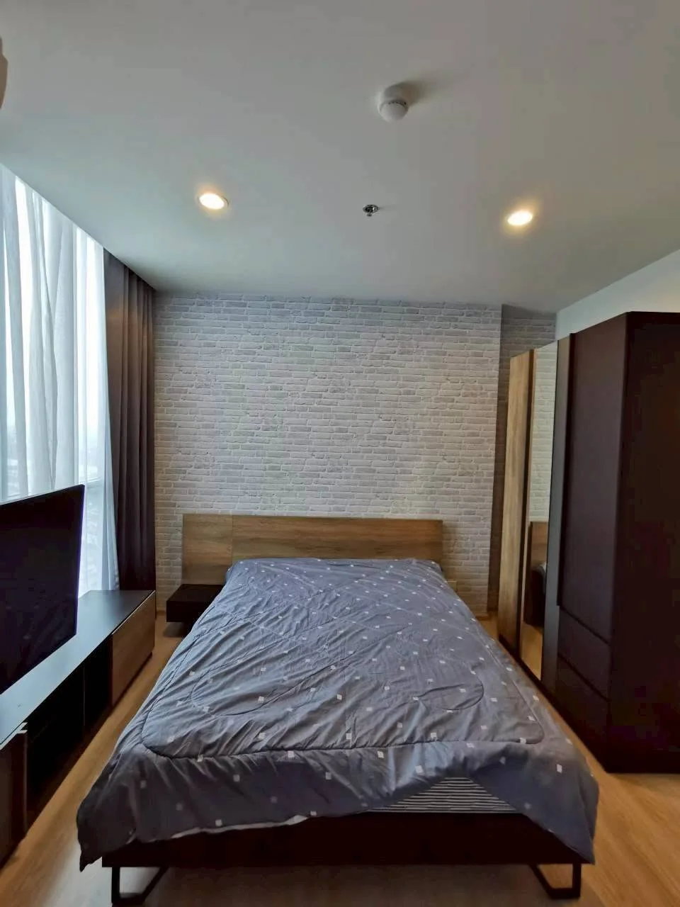 Studio condo in Noble Revolve Ratchada