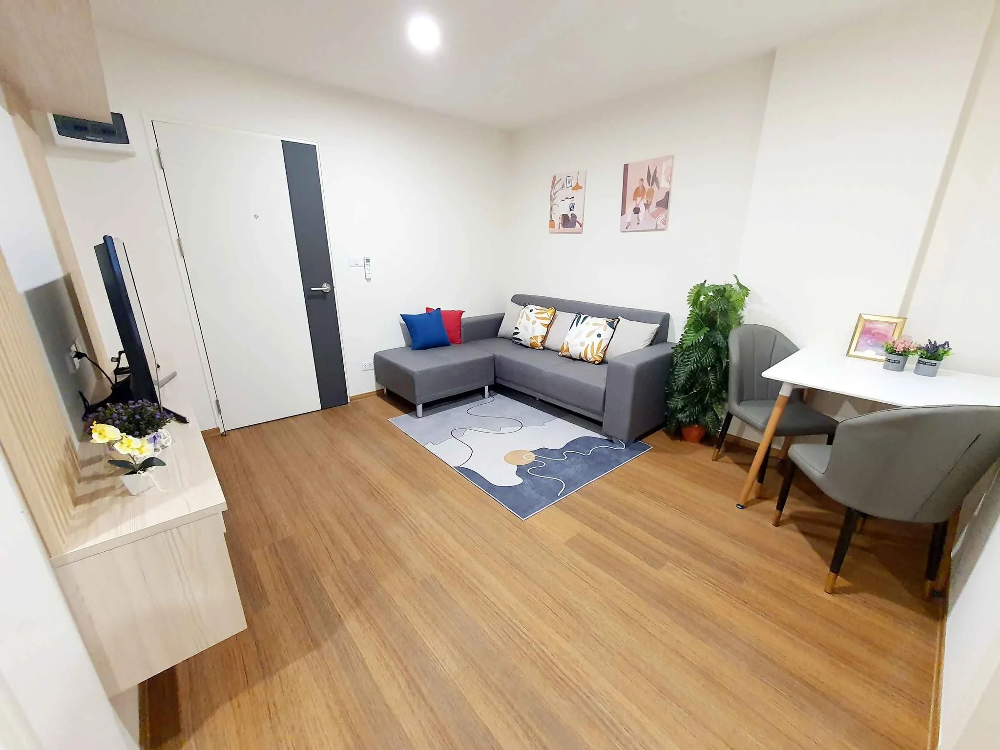 1 Bedroom condo in Lumpini Condo Town Ekachai 48