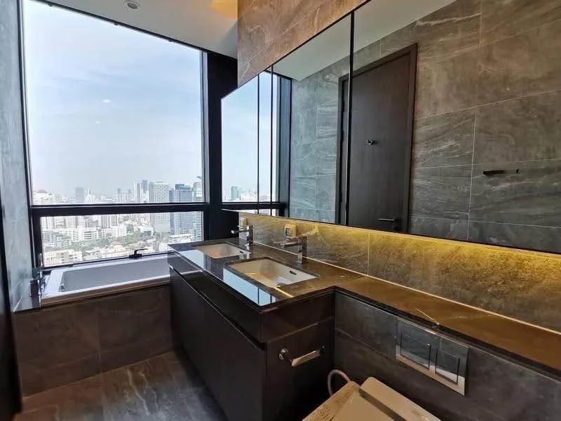 2 Bedroom condo in The Esse Sukhumvit 36