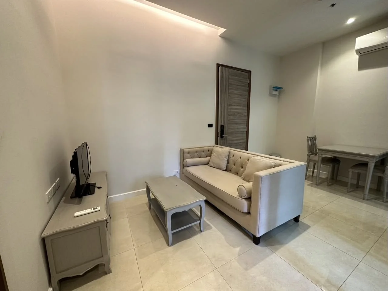 1 Bedroom condo in Mayfair Place Sukhumvit 50