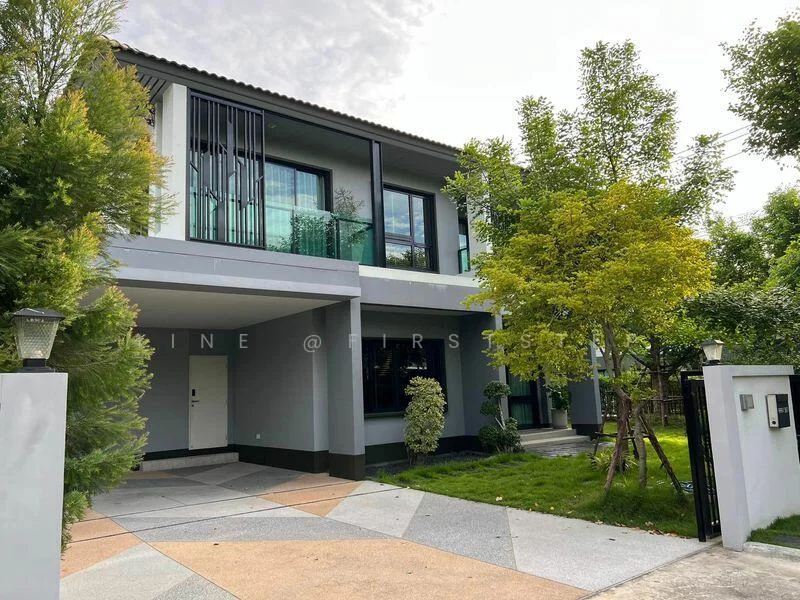 4 Bedroom condo in Burasiri Wongwaen-On Nut