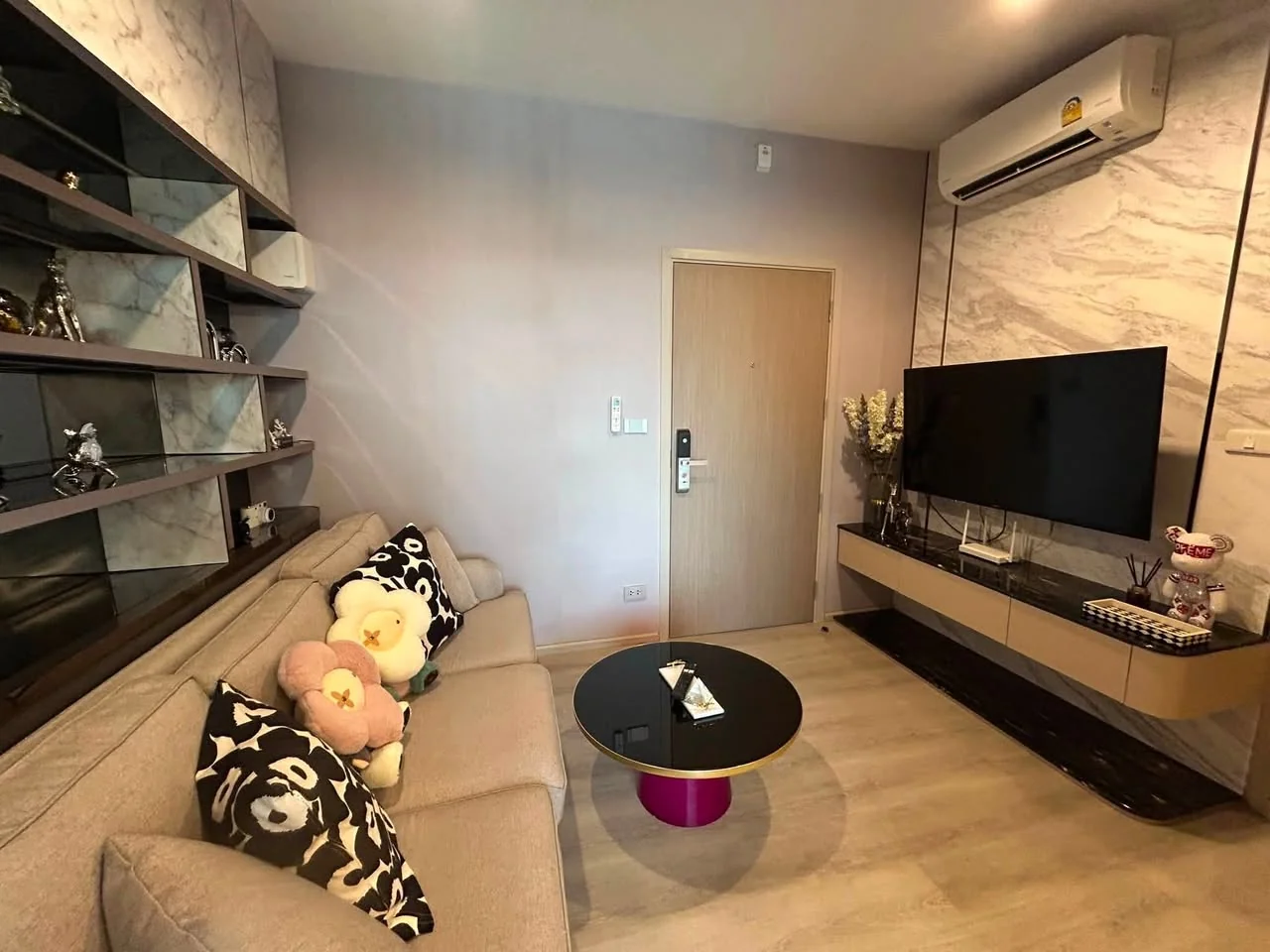 Studio condo in IDEO Charan 70-Riverview