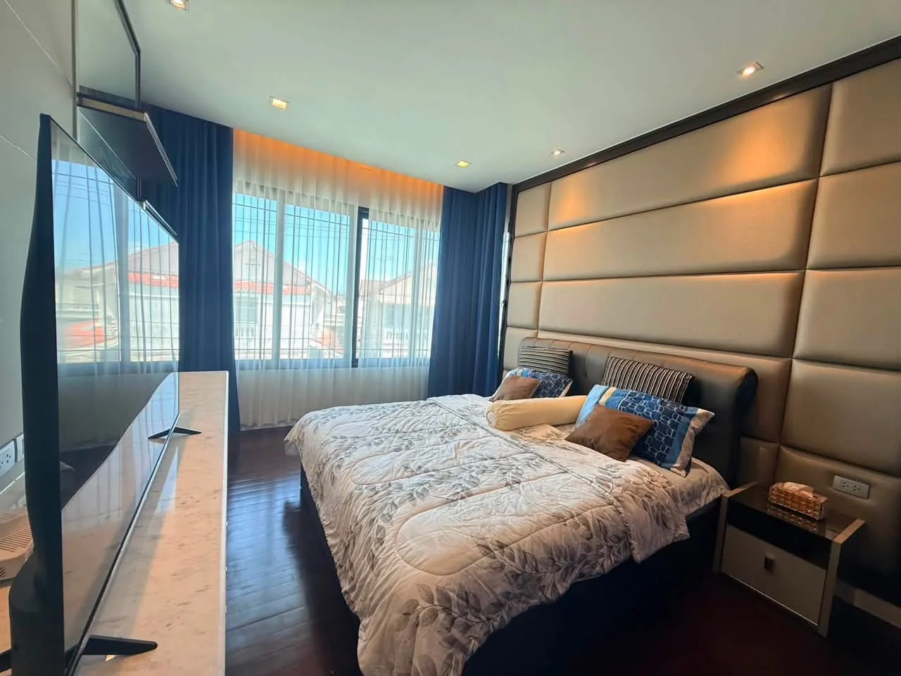 4 Bedroom condo in The Pavilla (Private Residences) Bangbon 3