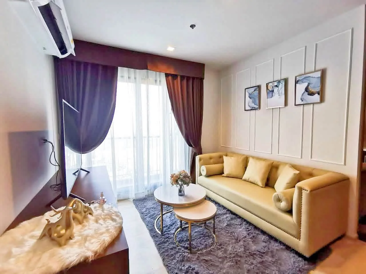 1 Bedroom condo in Life One Wireless