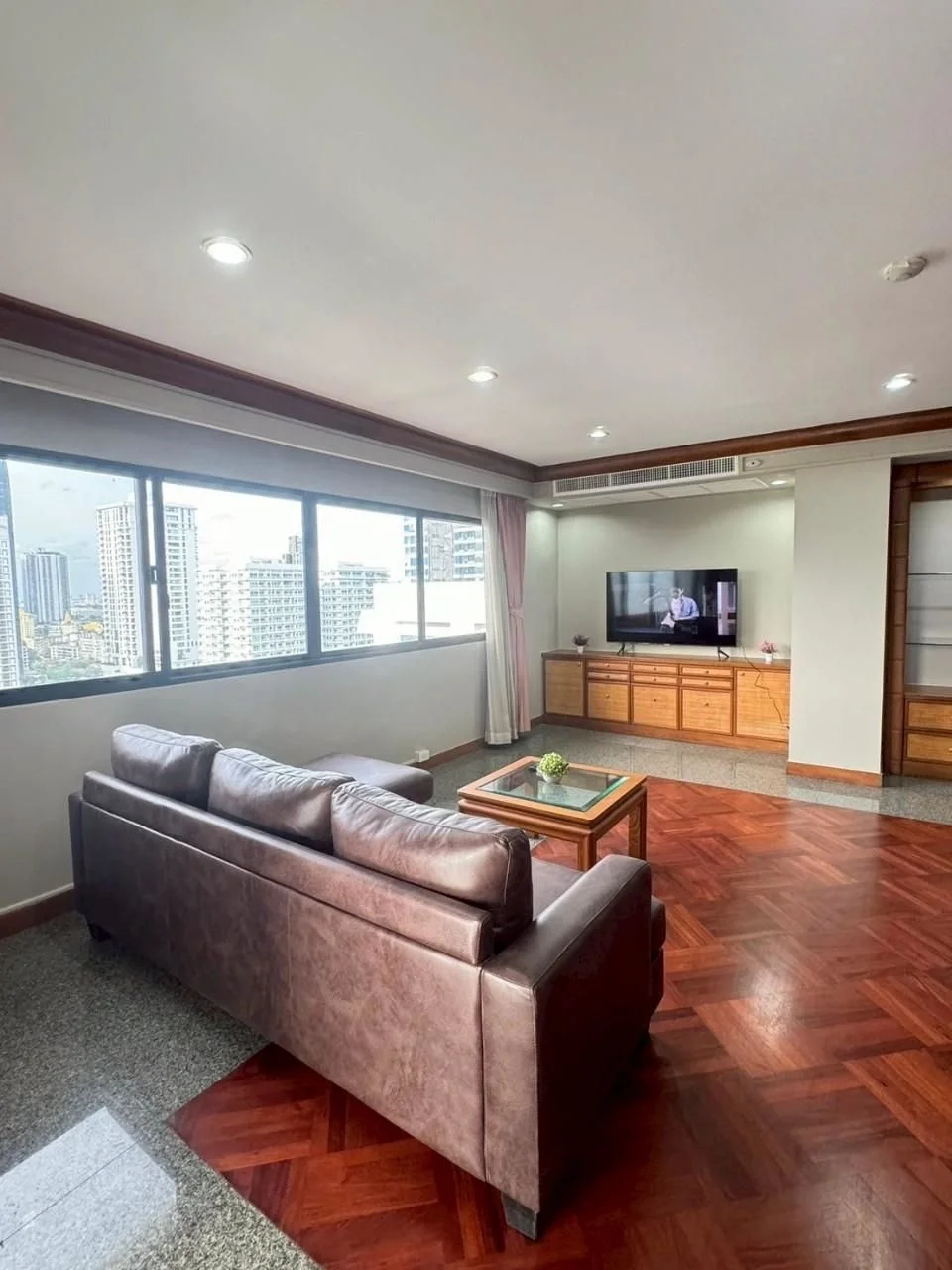 1 Bedroom condo in United Tower Thonglor