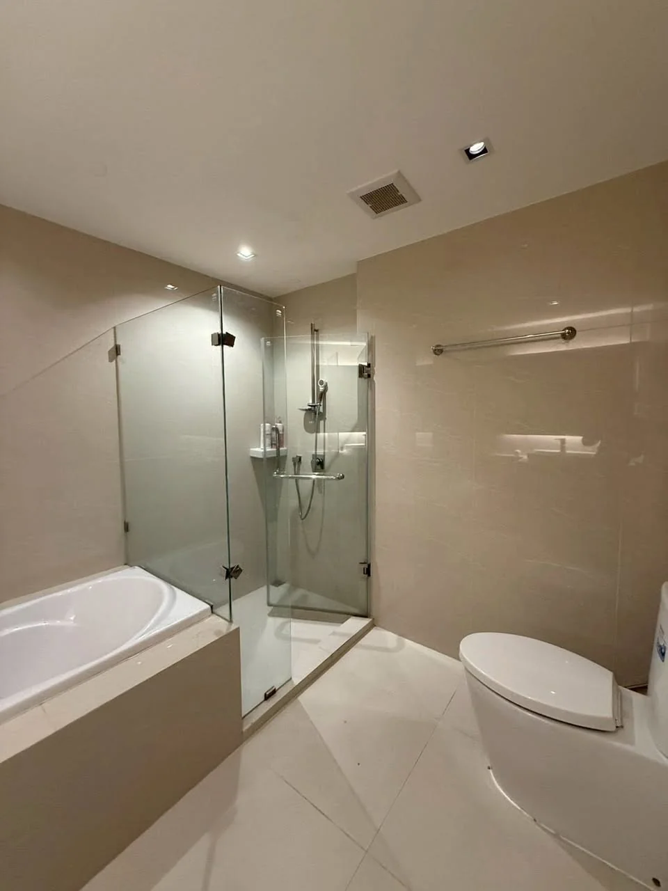 2 Bedroom condo in Vtara Sukhumvit 36