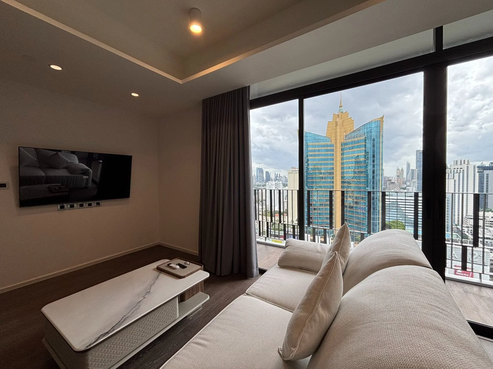 3 Bedroom condo in MUNIQ Sukhumvit 23
